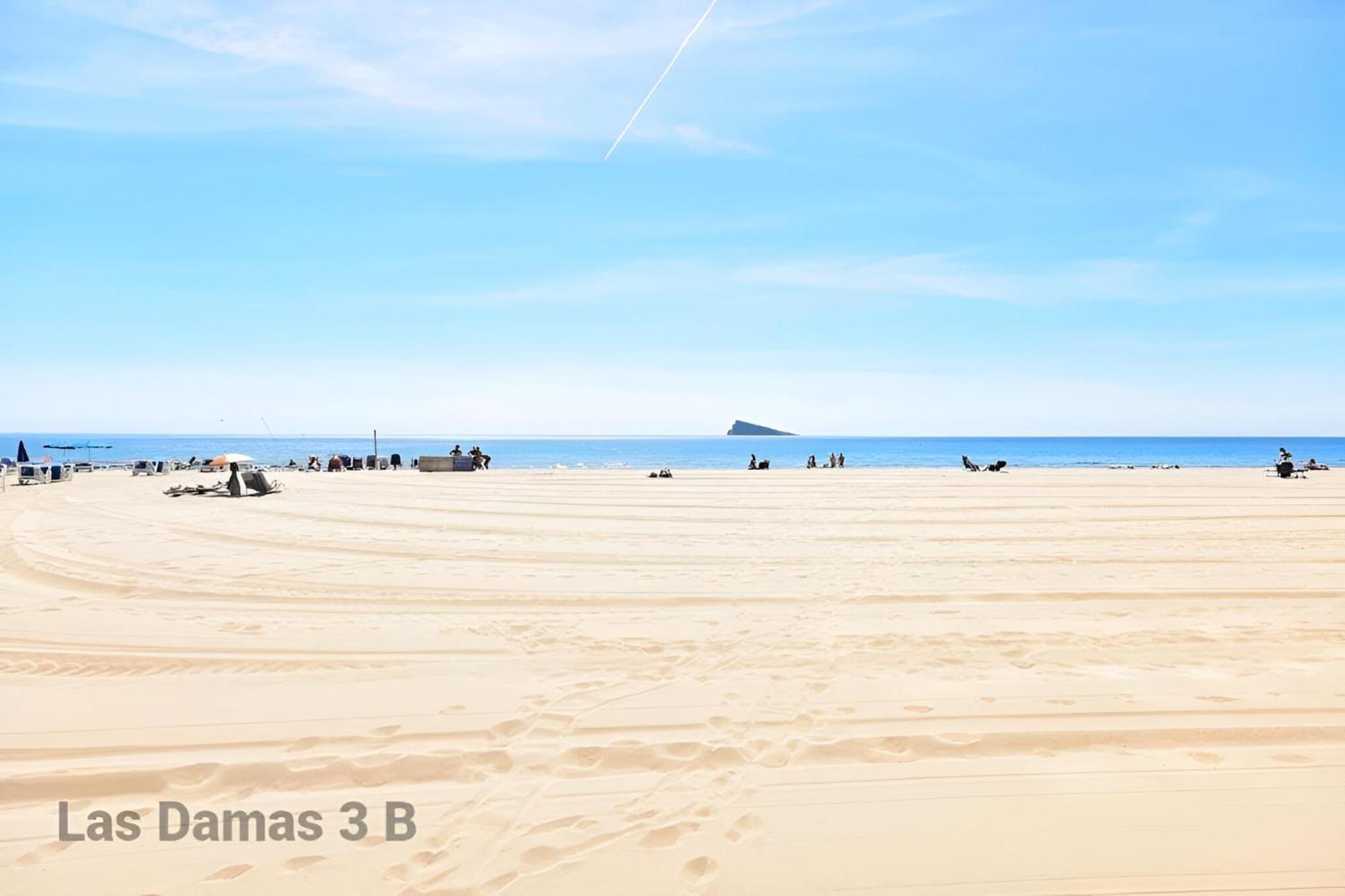 Las Damas 3B Beach Front - Pool & Parking Benidorm Exterior photo